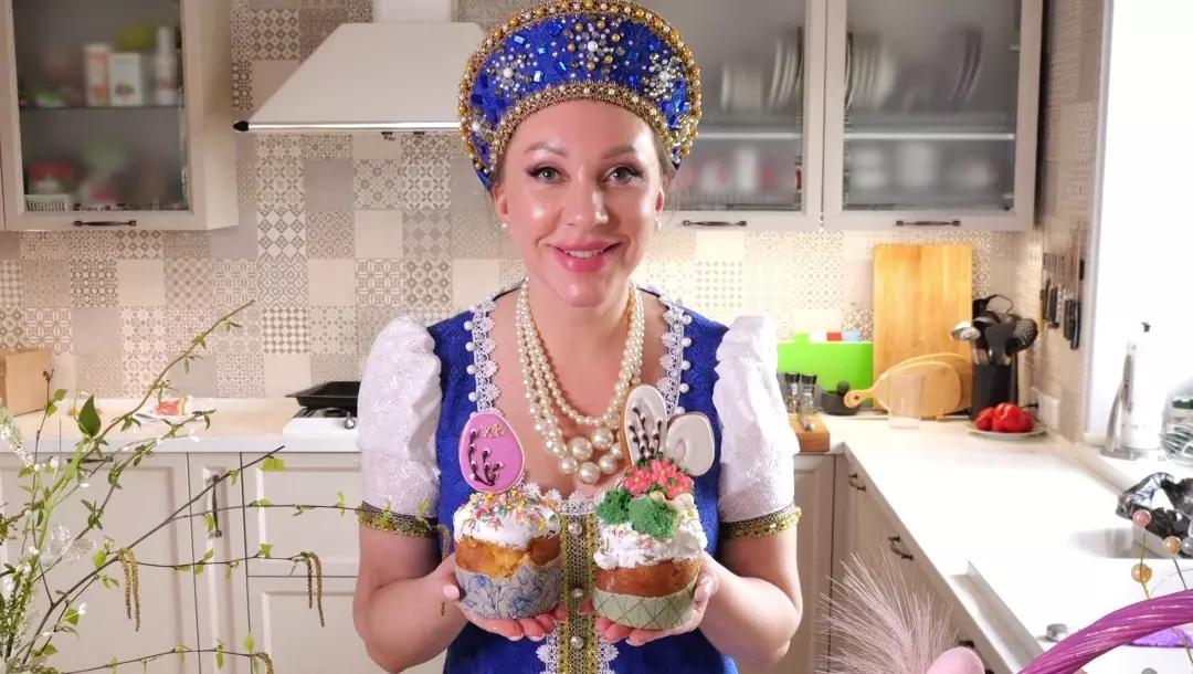 Наталья Иванова раскрыла семейный рецепт кулича.